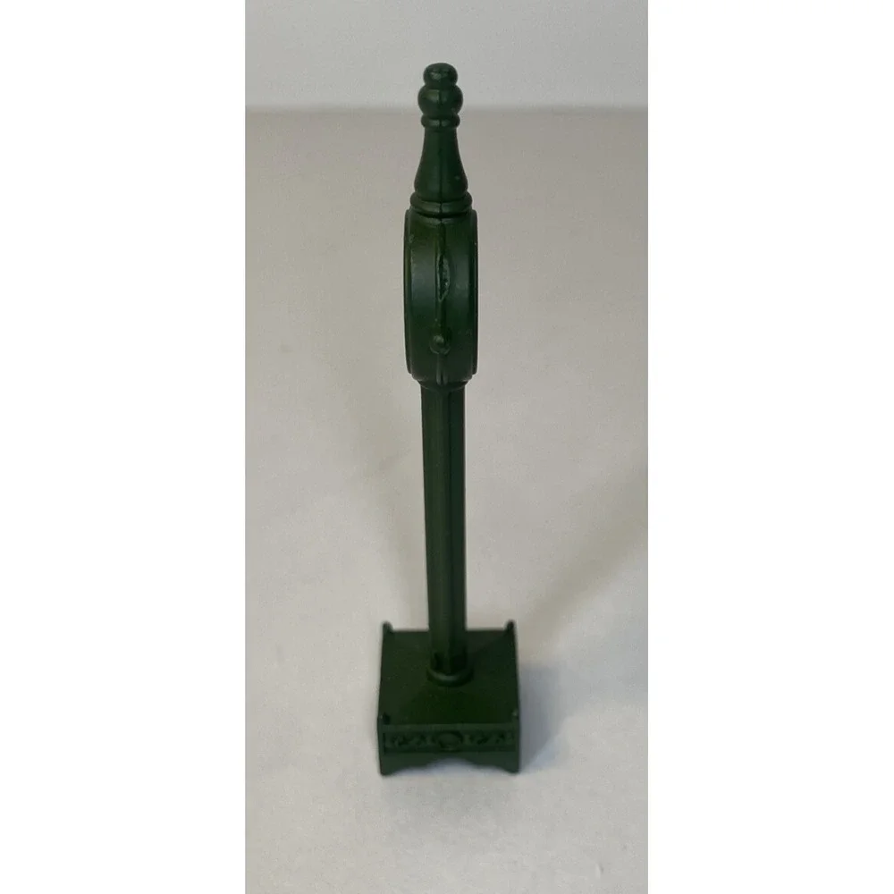 Vintage Dept 56 Town Clock 51101 Green Metal W/ Bench + Chimney Sweep Man 5569-7